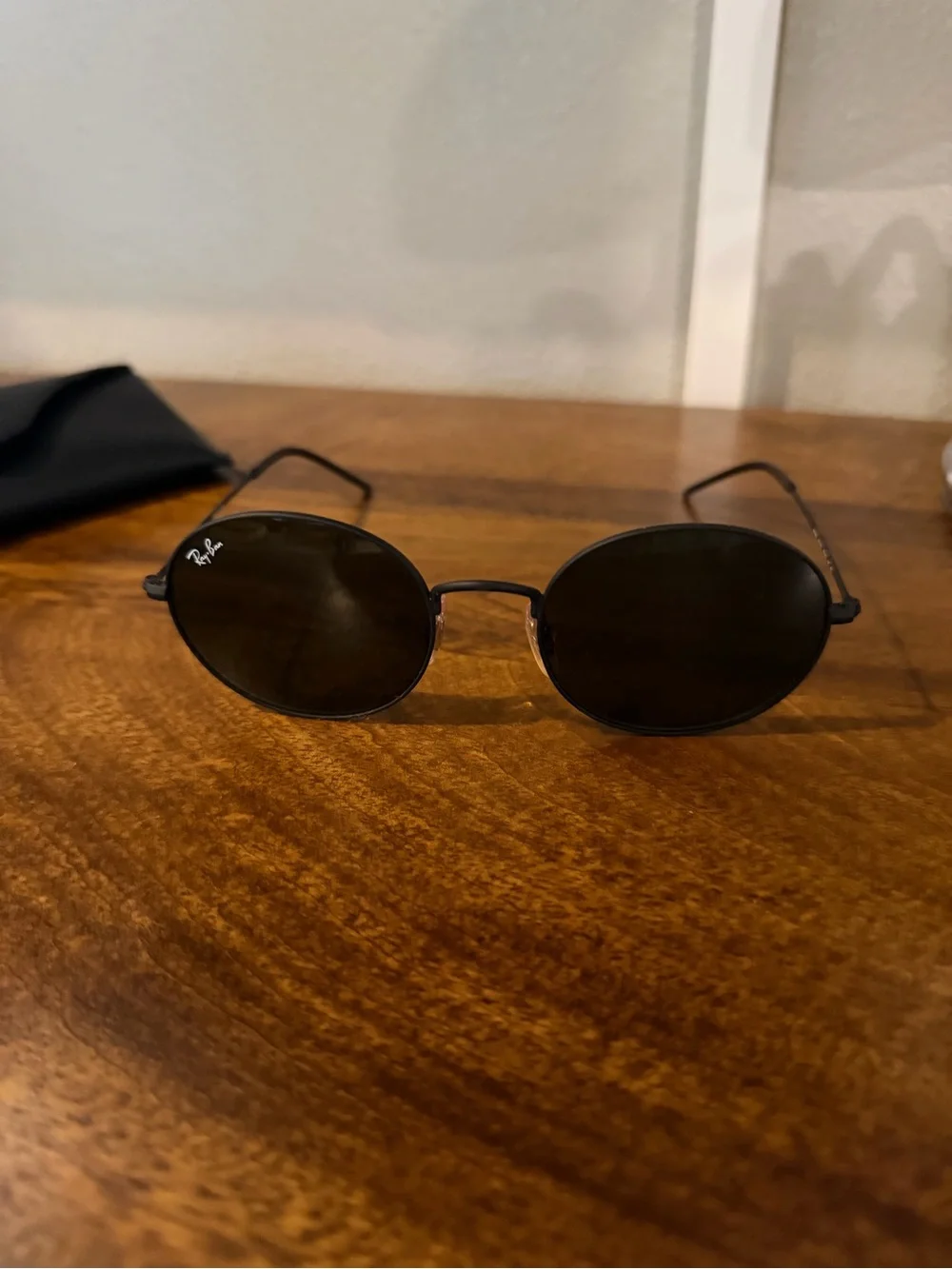 Ray-Ban iconic round